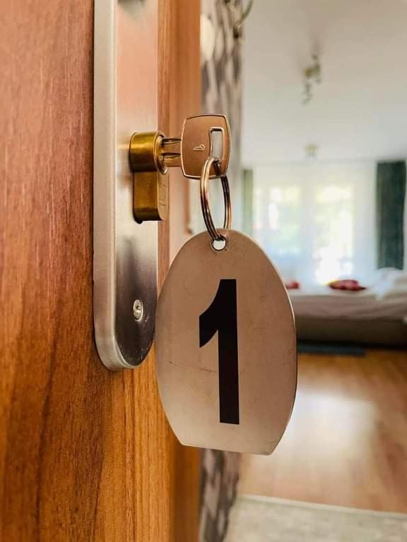 Gabi Ház Apartmanok*** Hajdúszoboszló Hajduszoboszlo Exterior foto